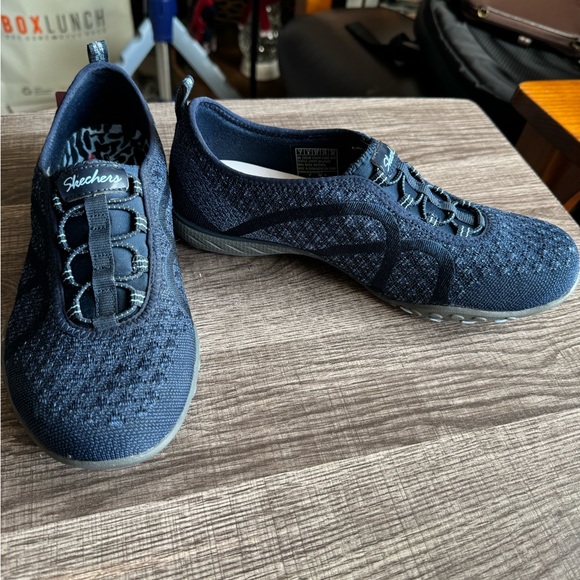 Sketchers-BreatheEasy-Fortune Easy - Picture 2 of 7